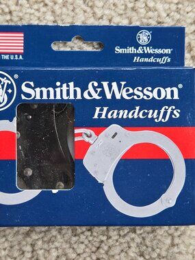 NIB Smith & Wesson Handcuffs Black Chain